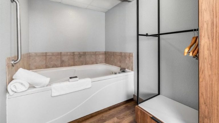 AmericInn by Wyndham Mounds View Minneapolis