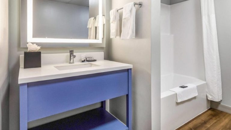 AmericInn by Wyndham Mounds View Minneapolis