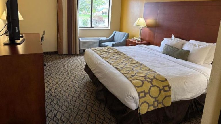 Baymont by Wyndham Mishawaka South Bend Area