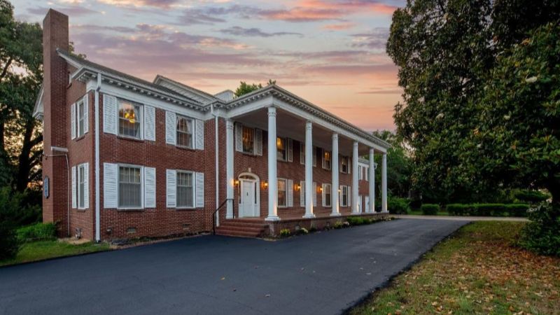 Beland Manor Inn, room with private jacuzzi, photo 7