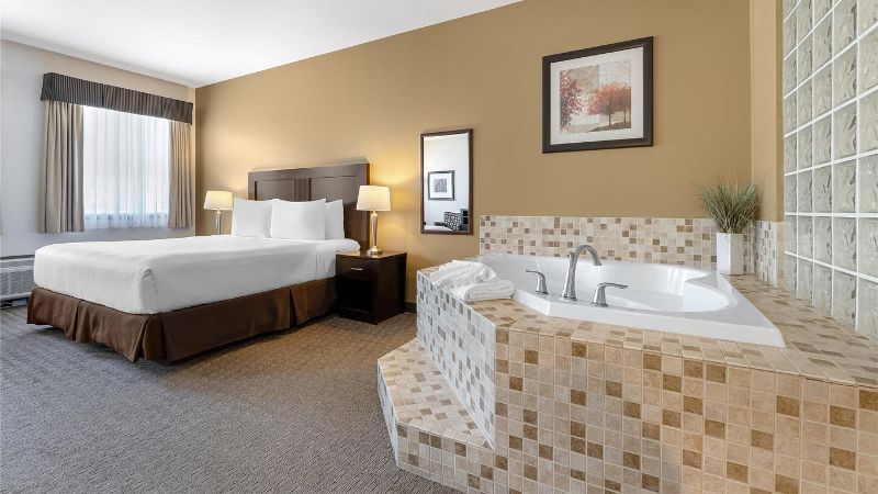 Best Western Plus Baker Street Inn