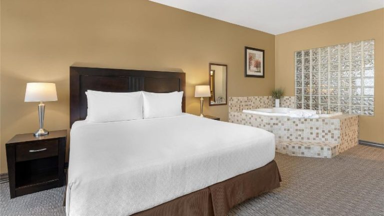 Best Western Plus Baker Street Inn