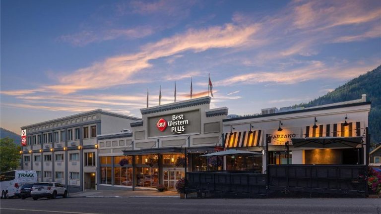 Best Western Plus Baker Street Inn