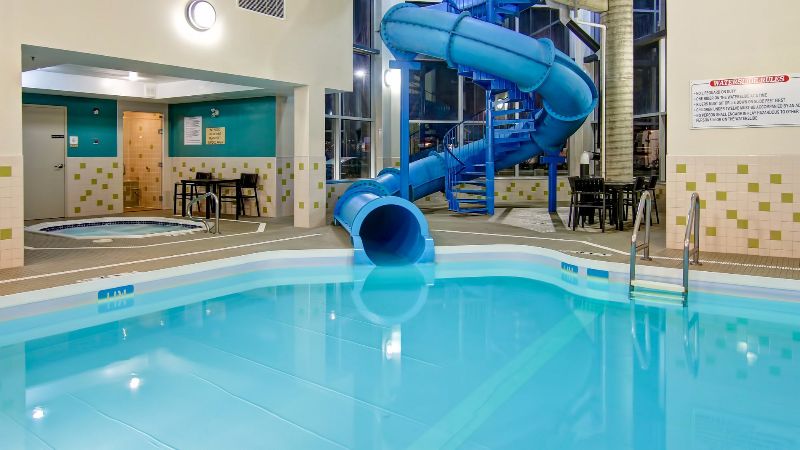 Best Western Plus Brandon Inn, room with private jacuzzi, photo 6