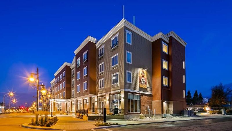 Best Western Plus Chateau Inn Sylvan Lake, room with private jacuzzi, photo 4