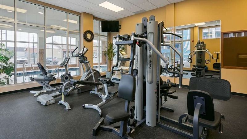 Best Western Plus Chateau Inn Sylvan Lake, room with private jacuzzi, photo 7