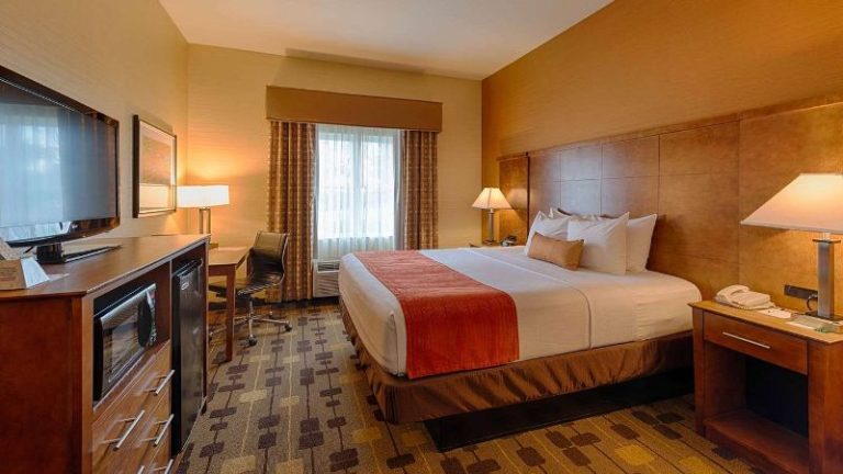 Best Western Plus Delta Inn & Suites