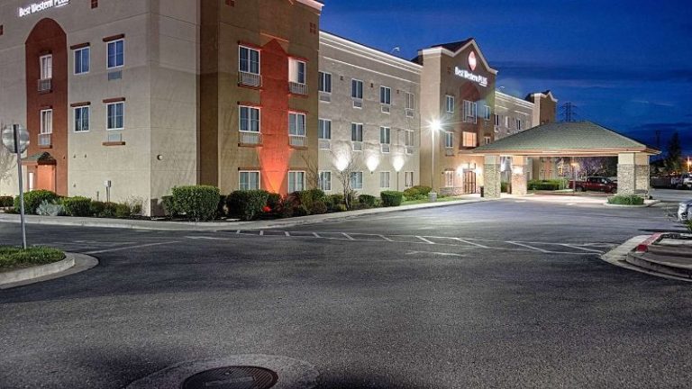 Best Western Plus Delta Inn & Suites