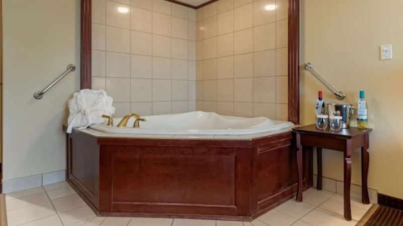 Best Western Plus Fredericton Hotel & Suites