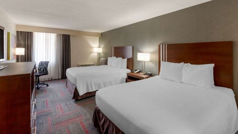 Best Western Plus Toronto Airport Hotel
