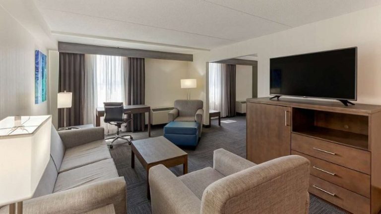 Best Western Plus Toronto Airport Hotel