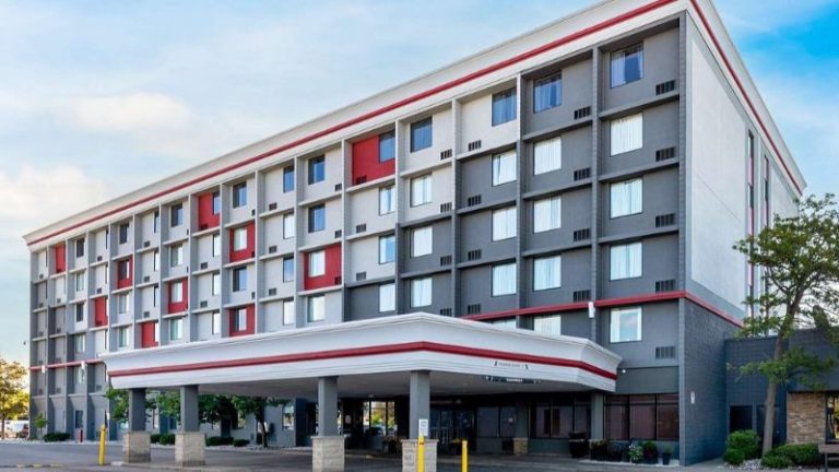 Best Western Plus Toronto Airport Hotel