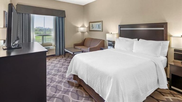 Best Western Plus Travel Hotel Toronto Airport