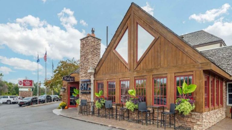 Best Western Plus White Bear Country Inn