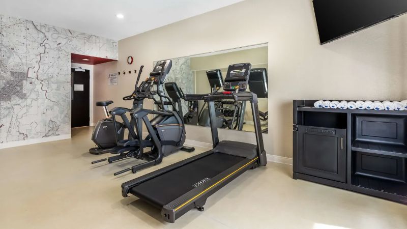 Best Western Prime Inn & Suites, room with private jacuzzi, photo 7