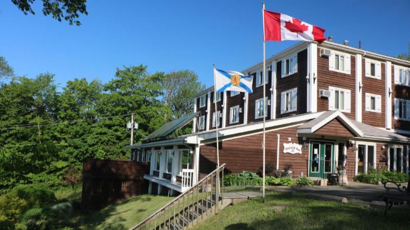 Braeside Country Inn, room with private jacuzzi, photo 5