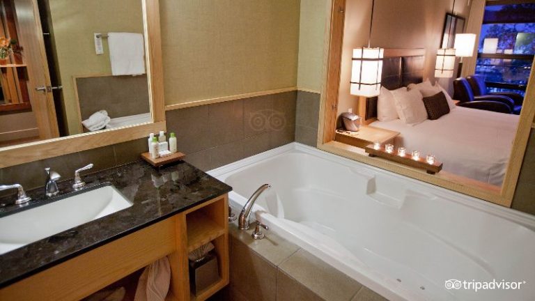 Brentwood Bay Resort & Spa