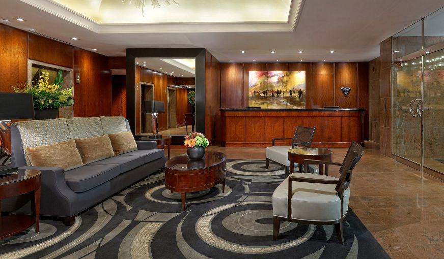 Cambridge Suites Toronto, room with private jacuzzi, photo 8