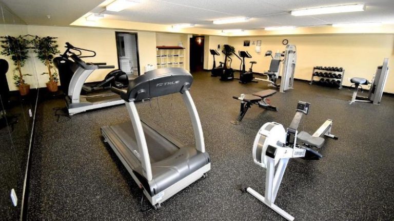 Canad Inns Destination Centre Club Regent Casino Hotel