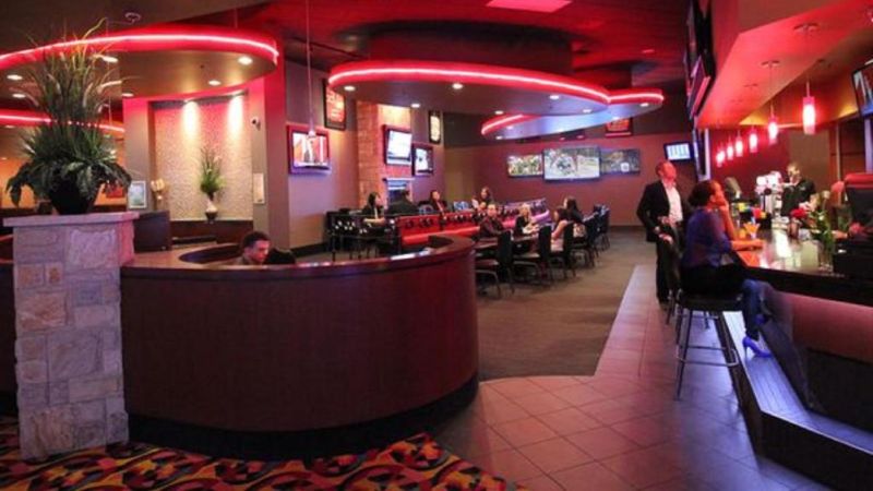 Century Casino and Hotel Edmonton, room with private jacuzzi, photo 7