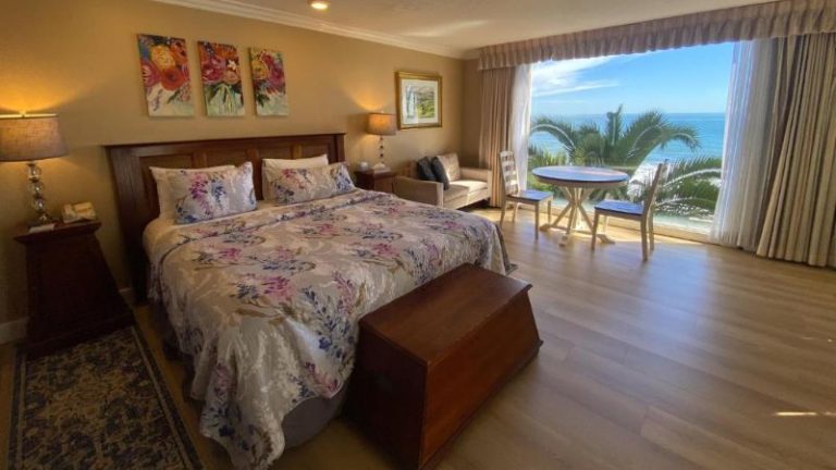 Cliff House Inn on the Ocean