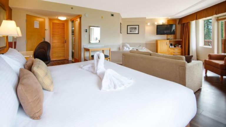 Coast Hillcrest Hotel