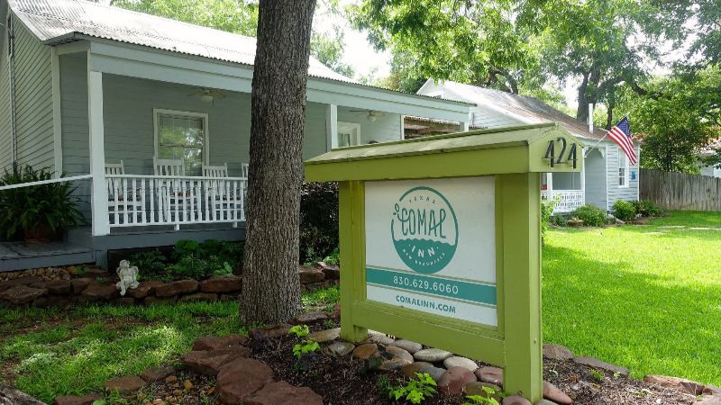 Comal Inn, room with private jacuzzi, photo 7