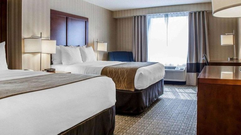 Comfort Inn & Suites Sturbridge – Brimfield
