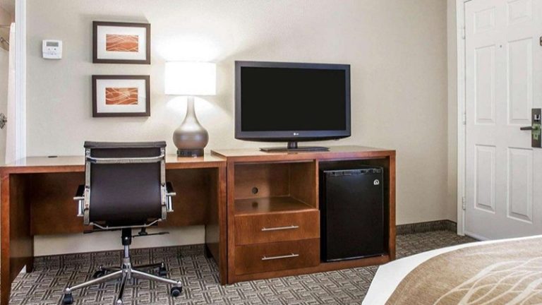 Comfort Inn & Suites Sturbridge – Brimfield