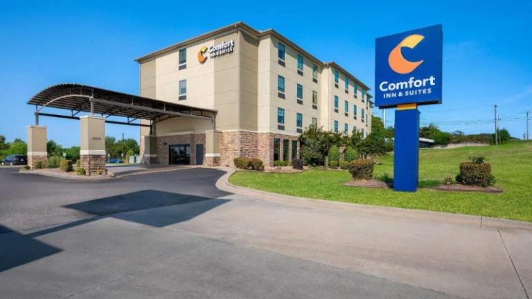 Comfort Inn & Suites – Fort Smith