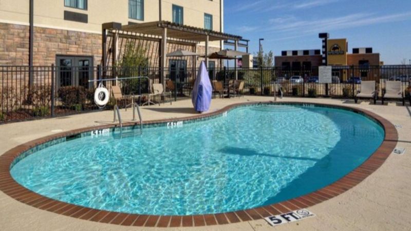 Comfort Inn & Suites – Fort Smith, room with private jacuzzi, photo 6