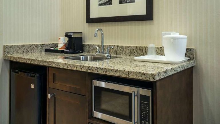 Comfort Inn & Suites Surrey