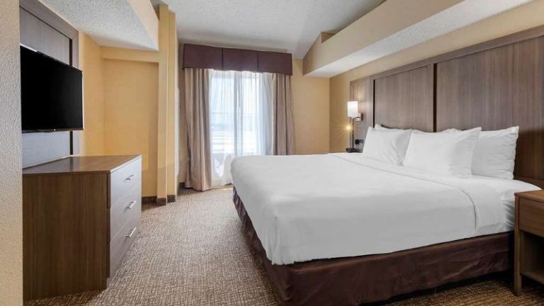 Comfort Suites DFW Airport