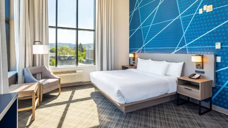 Comfort Suites Kelowna