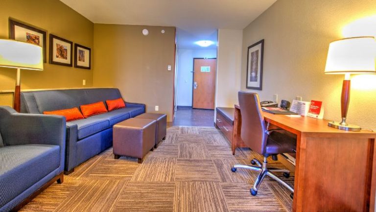 Comfort Suites Urbana Champaign, University Area