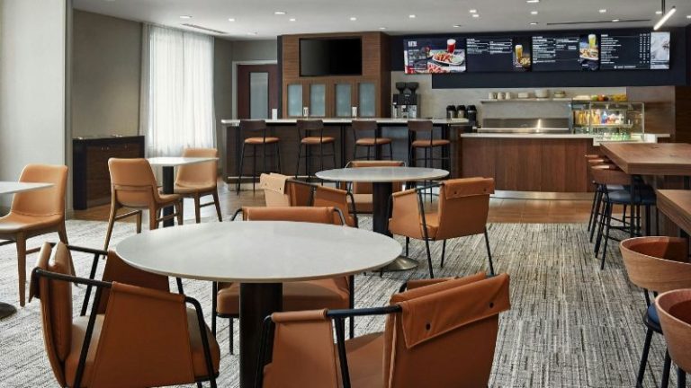 Courtyard by Marriott Hamilton