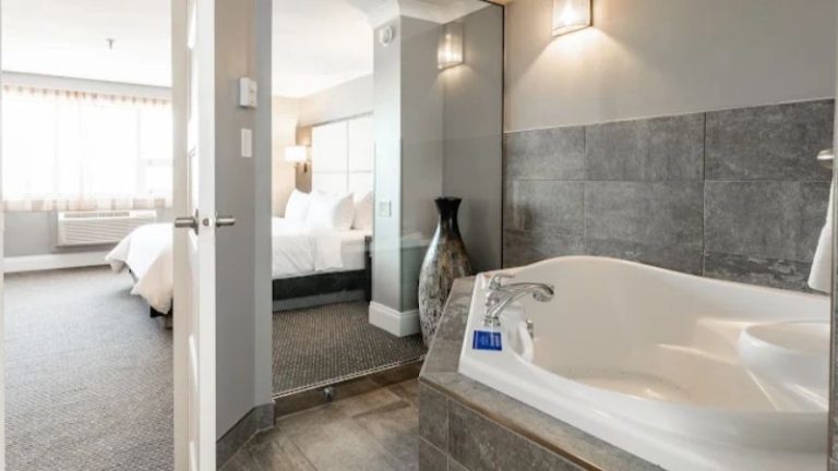 Crowne Plaza Hotel Moncton Downtown