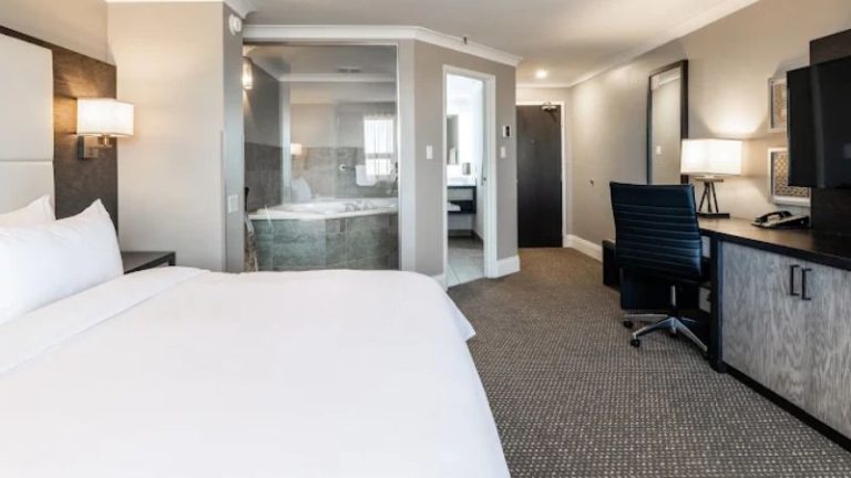 Crowne Plaza Hotel Moncton Downtown