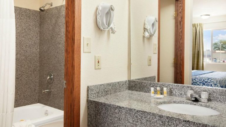 Days Inn by Wyndham Champaign/Urbana