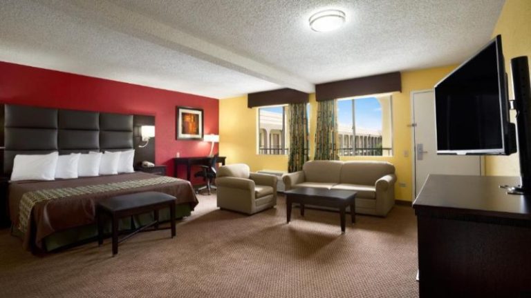 Days Inn by Wyndham Dallas Irving