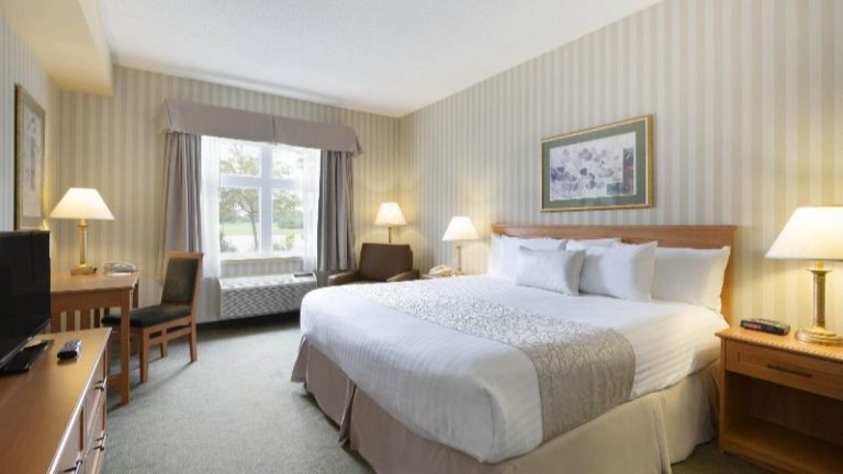 Days Inn by Wyndham Orillia