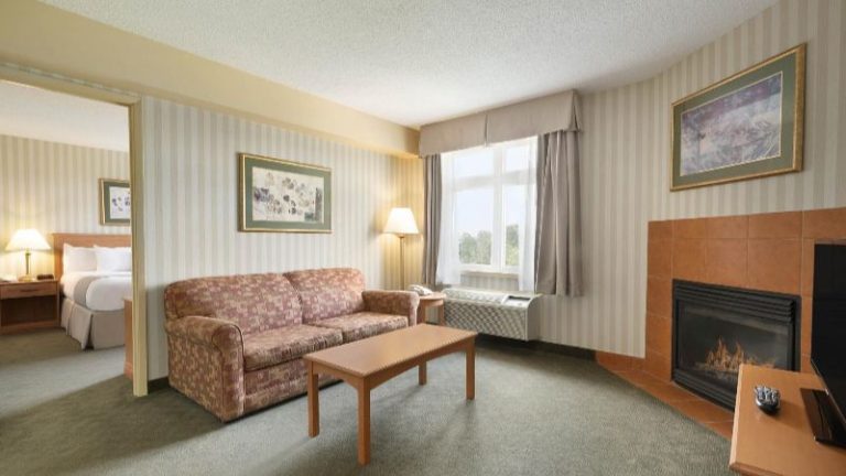 Days Inn by Wyndham Orillia