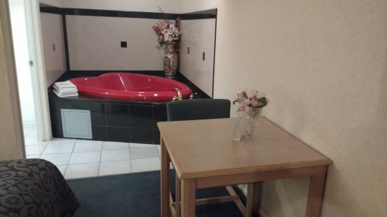 Days Inn by Wyndham Riverside Tyler Mall