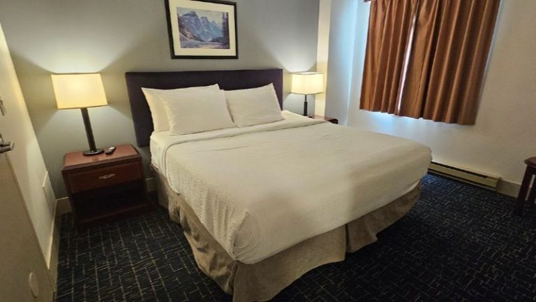 Divya Sutra Plaza and Conference Centre Calgary Airport