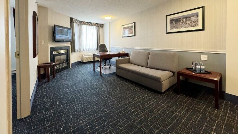 Divya Sutra Plaza and Conference Centre Calgary Airport