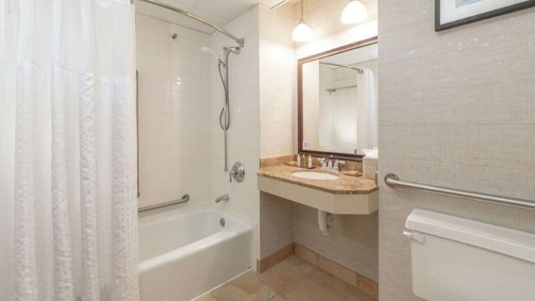 DoubleTree by Hilton Hotel Bloomington – Minneapolis South