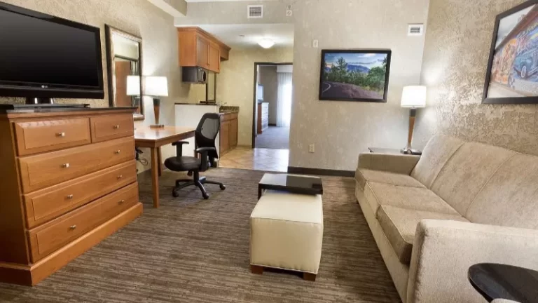 Drury Inn & Suites Flagstaff