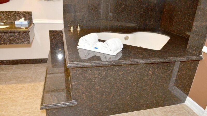 Dynasty Suites Hote - jacuzzi hotel room