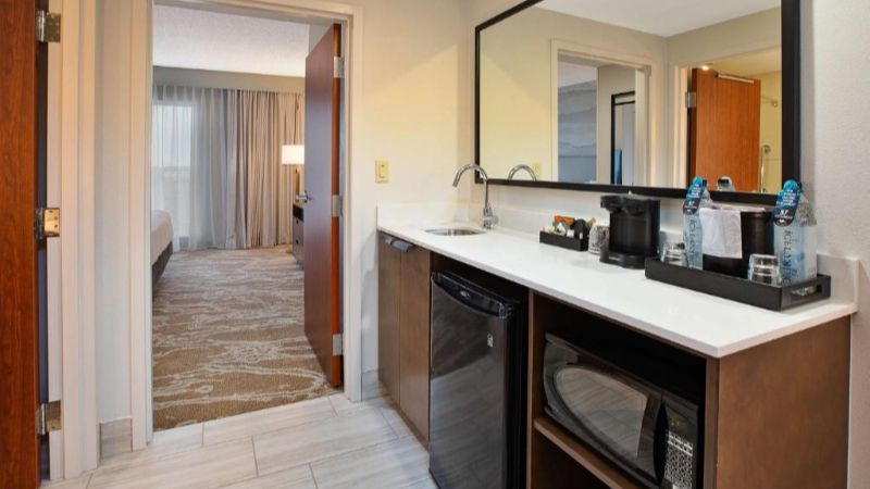 Embassy Suites by Hilton San Marcos Hotel Conference Center, room with private jacuzzi, photo 4
