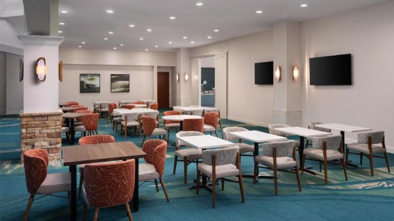 Embassy Suites by Hilton San Marcos Hotel Conference Center, room with private jacuzzi, photo 6